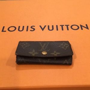 Authentic Louis Vuitton Key Holder